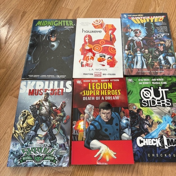 Comic Book Collection Bundle Midnighter Marvel Skrull Legion of Super Heroes - Picture 3 of 4